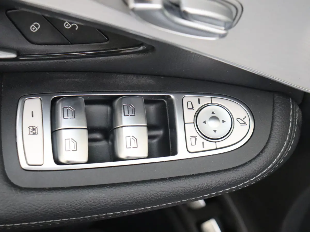300e 4MATIC Business Solution AMG / Memory-Stoelen / Burmester / Panorama-dak / 360Graden-Camera /