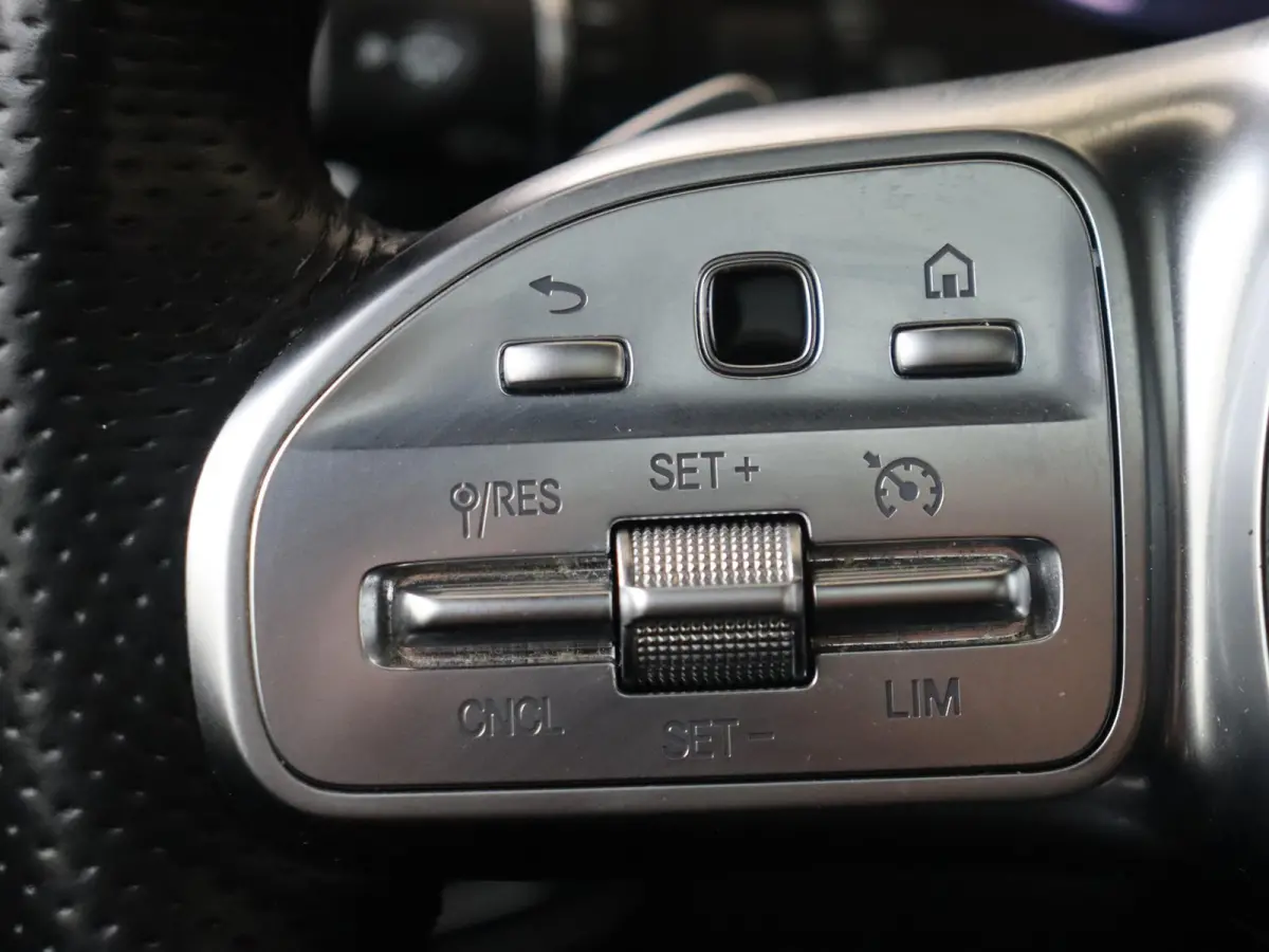 300e 4MATIC Business Solution AMG / Memory-Stoelen / Burmester / Panorama-dak / 360Graden-Camera /