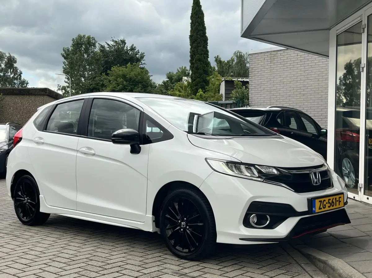 1.5 i-VTEC Dynamic 131PK TREKHAAK+1E EIG.+LED+PDC