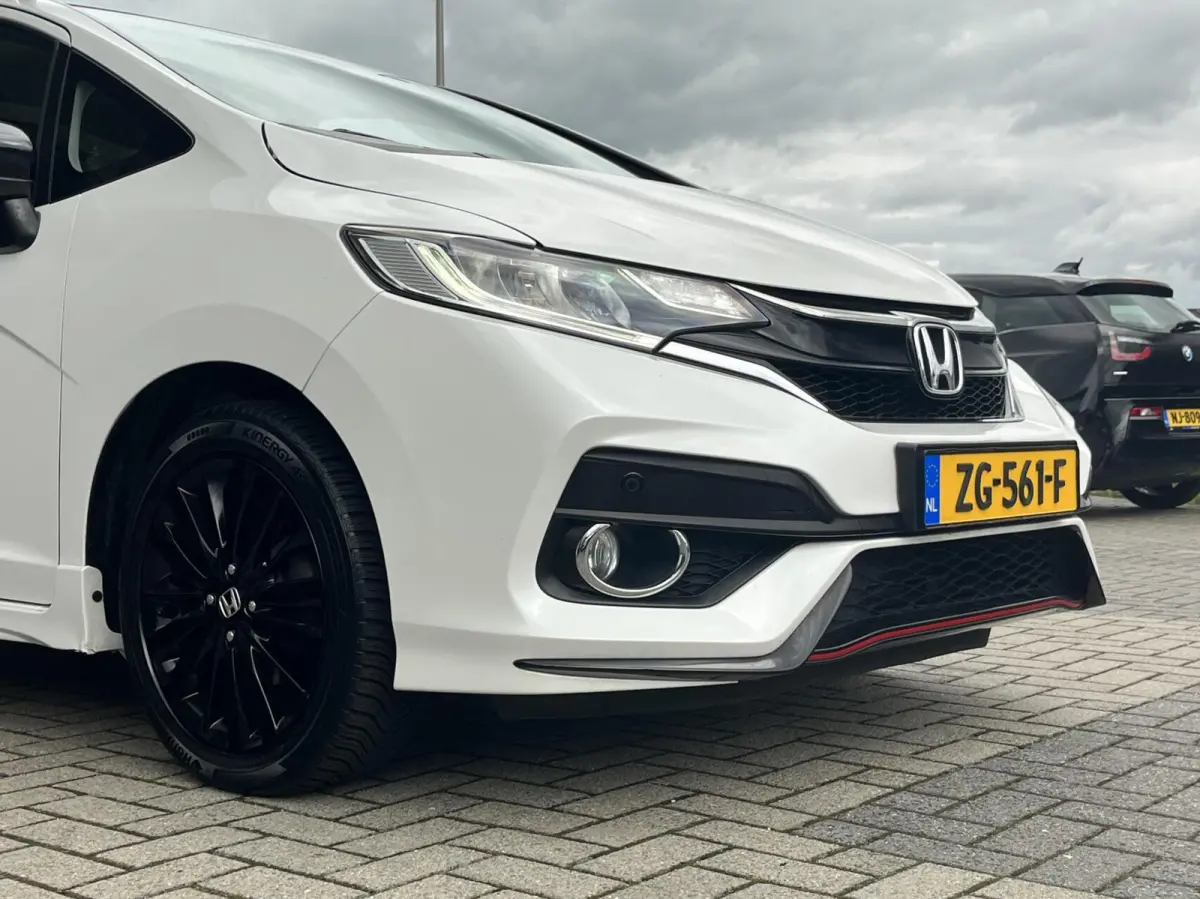 1.5 i-VTEC Dynamic 131PK TREKHAAK+1E EIG.+LED+PDC