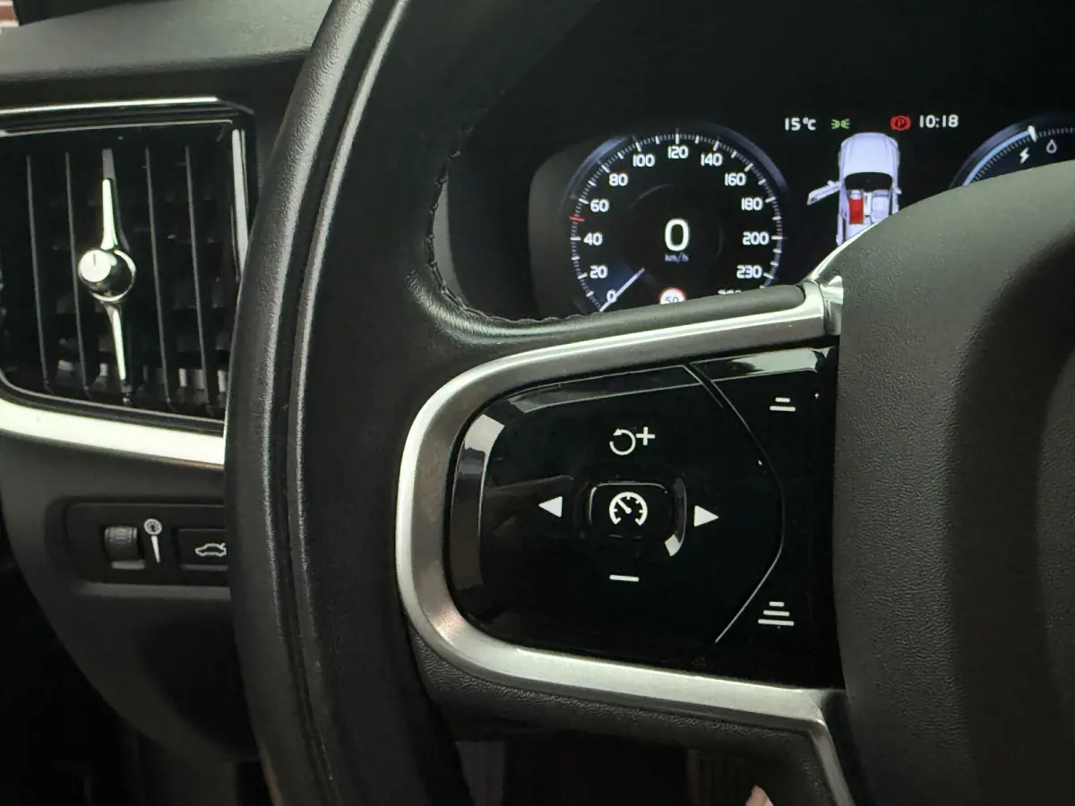 2.0 T6 AWD R-Design H/K Camera Elek Stoel Leer Trekhaak
