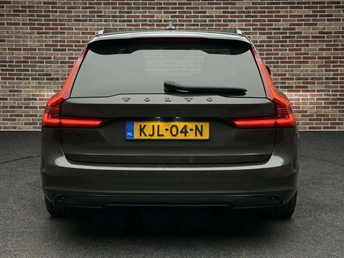 2.0 T6 AWD R-Design H/K Camera Elek Stoel Leer Trekhaak
