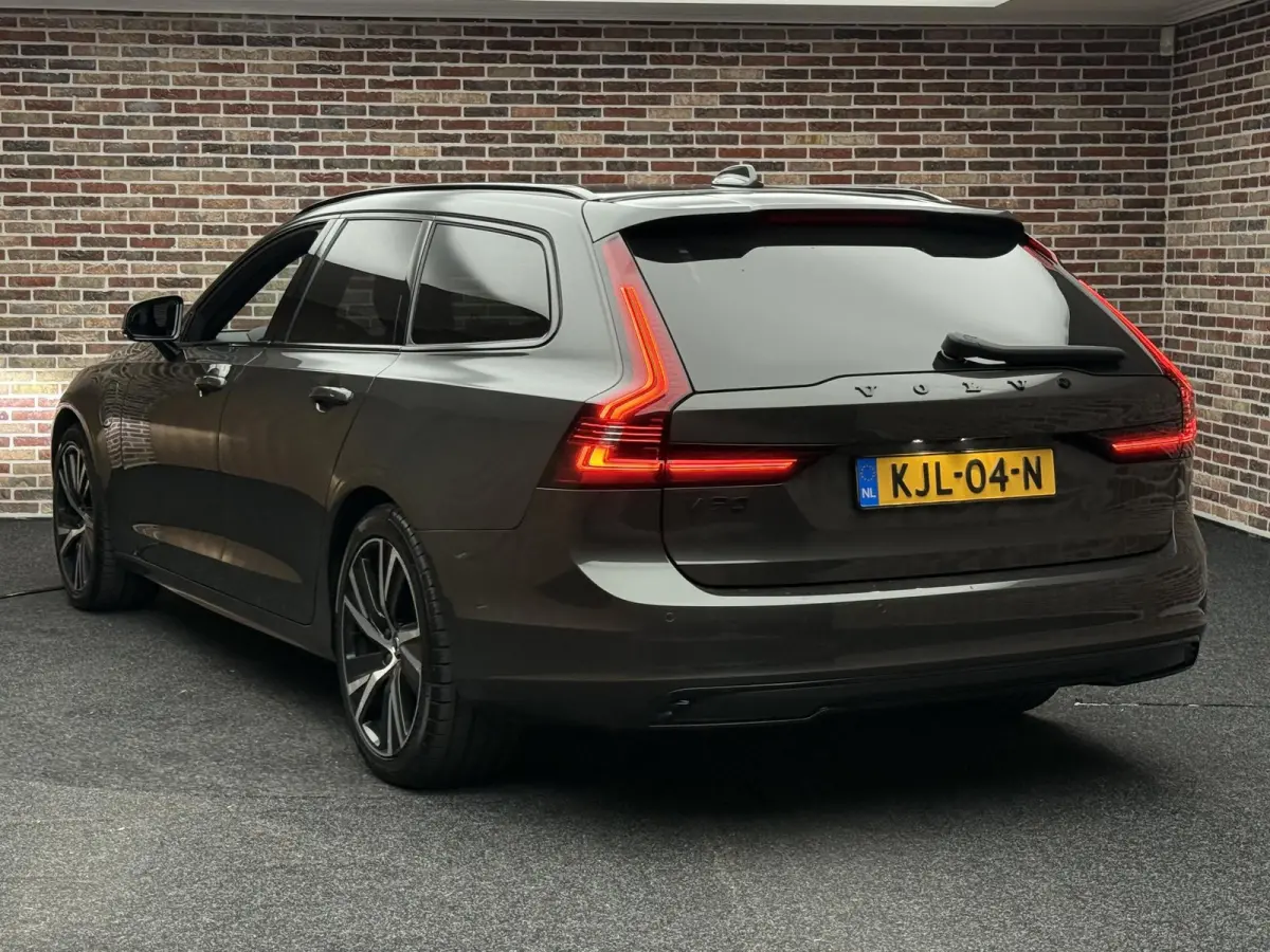 2.0 T6 AWD R-Design H/K Camera Elek Stoel Leer Trekhaak