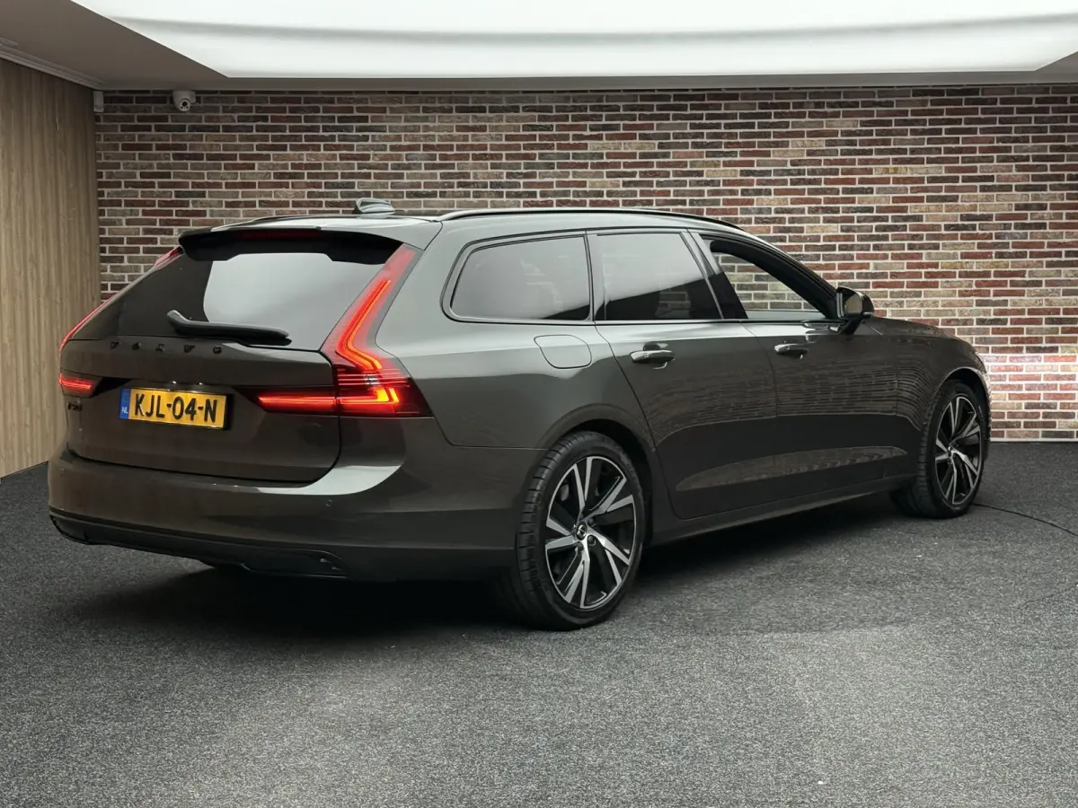 2.0 T6 AWD R-Design H/K Camera Elek Stoel Leer Trekhaak