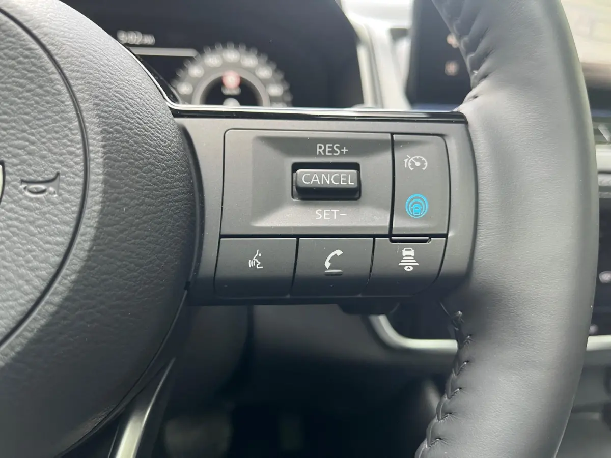 1.3 MHEV Xtronic N-Connecta | Panoramadak | HUD | Adapt. Cruise Control| Stoelverwarming | Carplay