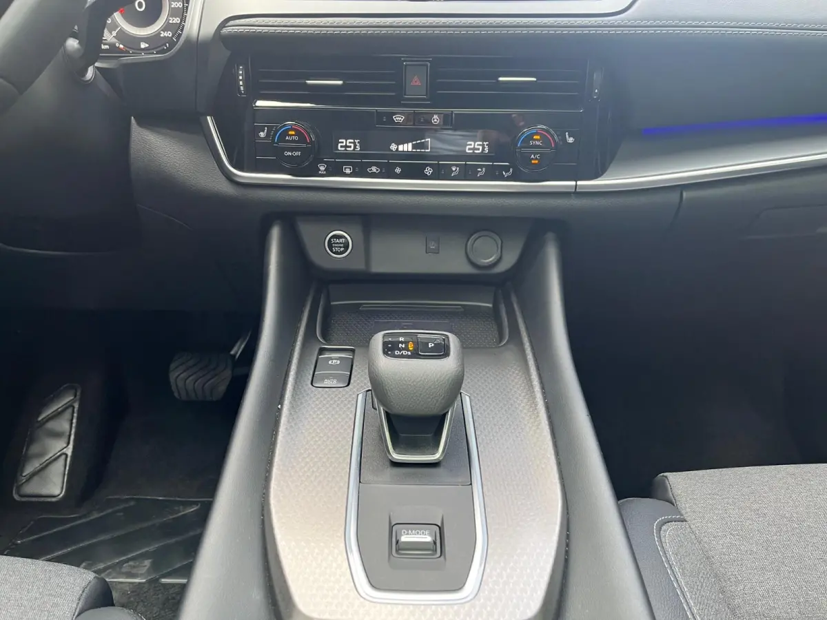 1.3 MHEV Xtronic N-Connecta | Panoramadak | HUD | Adapt. Cruise Control| Stoelverwarming | Carplay