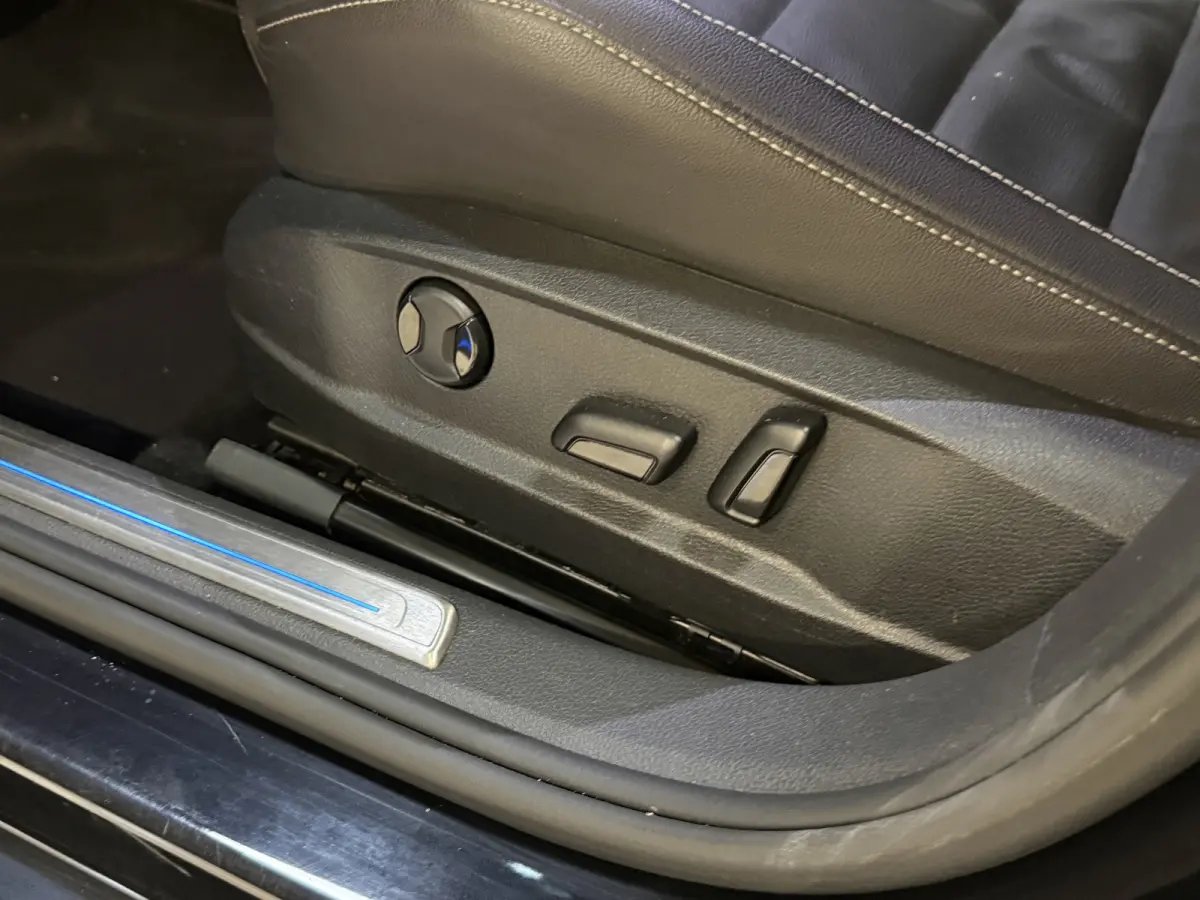 2.0 TSI R 4Motion | Camera | Panoramadak | 300PK | Stoelverwarming | Leder