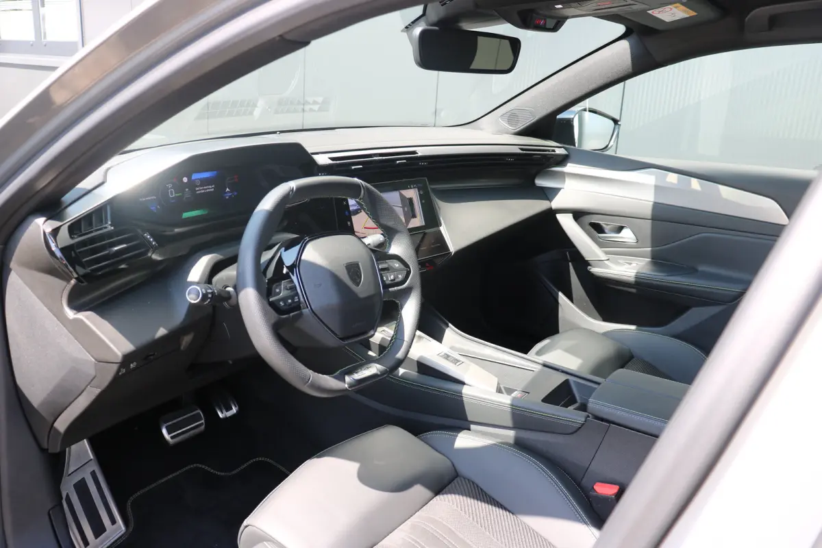 GT Avantage 58 kWh | Camera | Winterpakket | Navi | Warmtepomp | Leder/alcantara | Keyless |