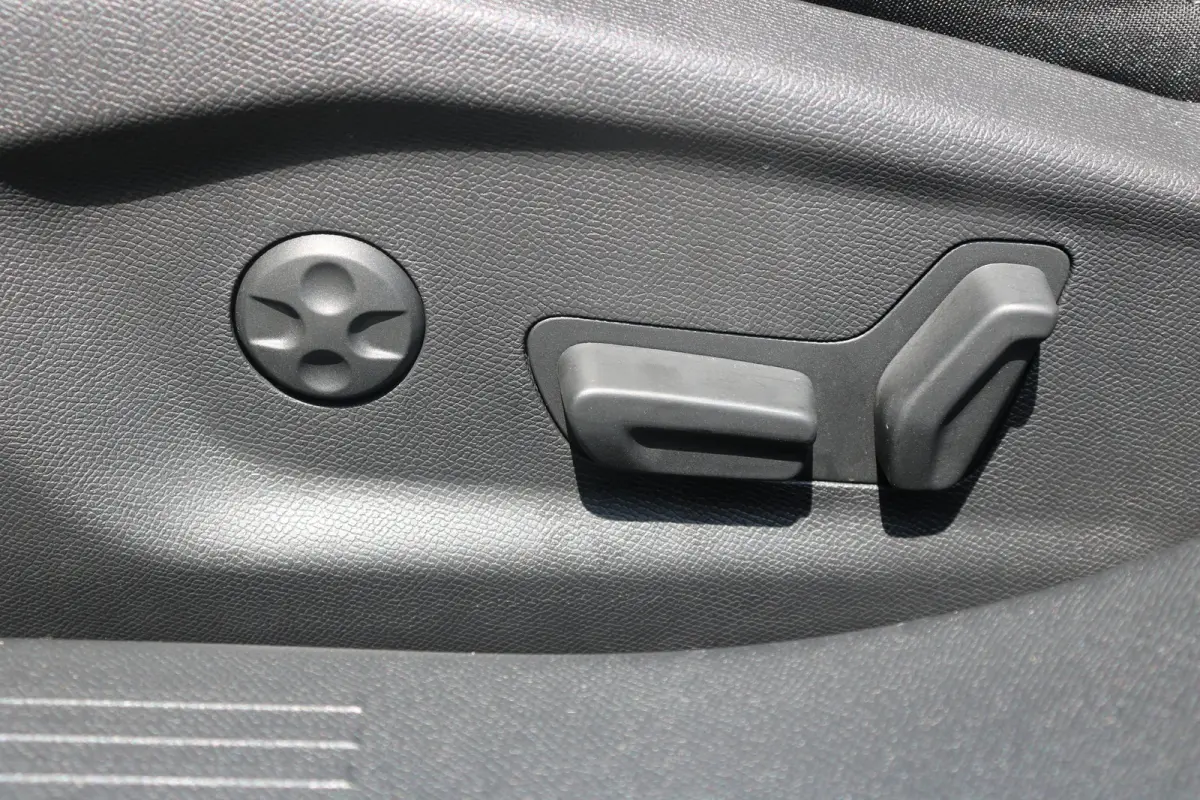 GT Avantage 58 kWh | Camera | Winterpakket | Navi | Warmtepomp | Leder/alcantara | Keyless |