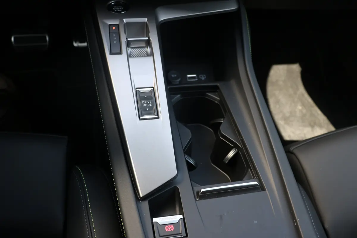 GT Avantage 58 kWh | Camera | Winterpakket | Navi | Warmtepomp | Leder/alcantara | Keyless |