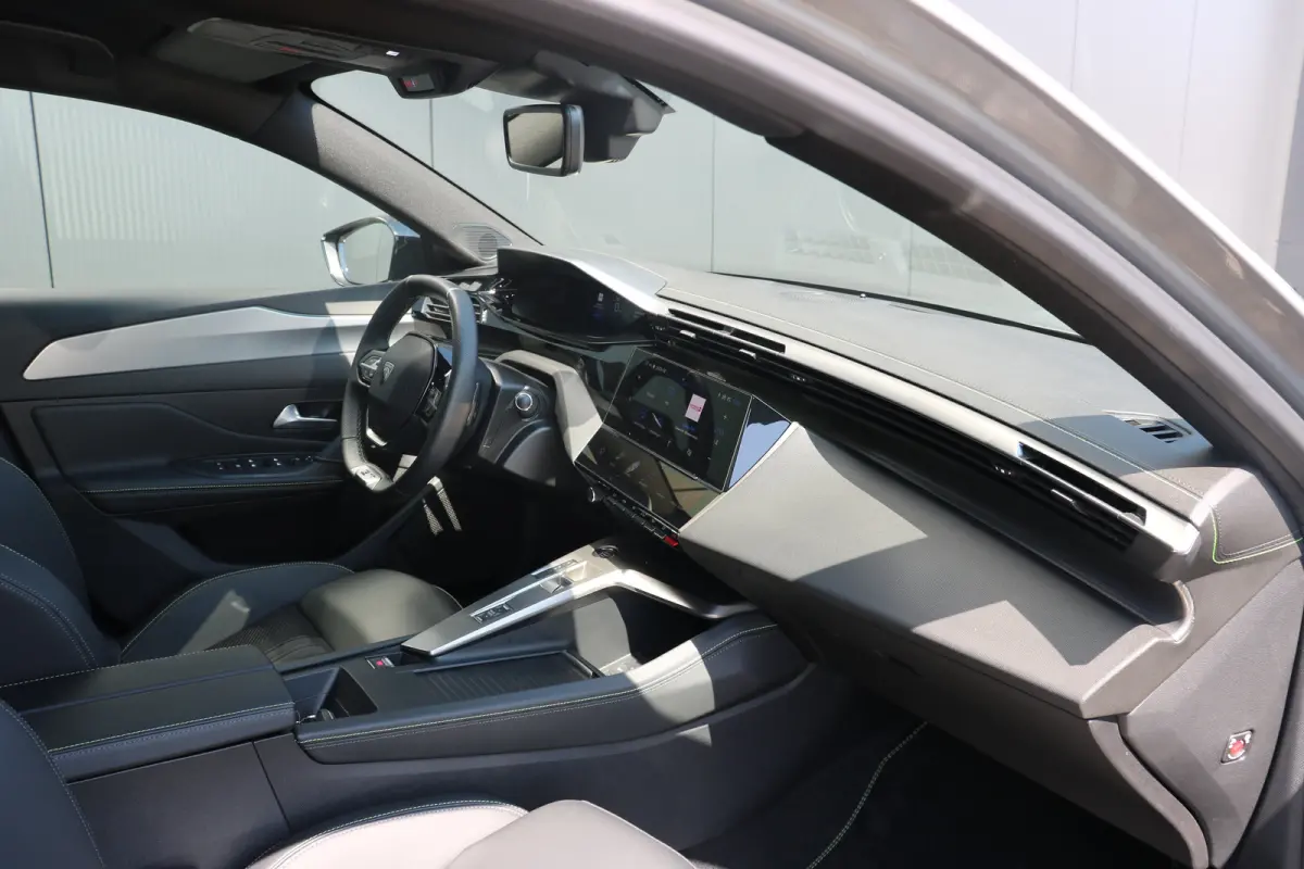 GT Avantage 58 kWh | Camera | Winterpakket | Navi | Warmtepomp | Leder/alcantara | Keyless |
