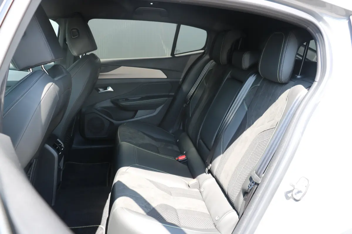GT Avantage 58 kWh | Camera | Winterpakket | Navi | Warmtepomp | Leder/alcantara | Keyless |