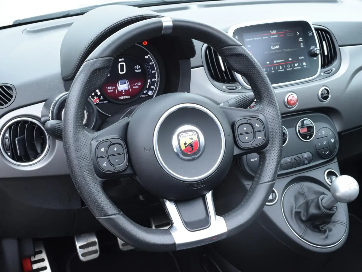 1.4 T-Jet Abarth Turismo 595 | ZWART LEDEREN BEKLEDING | NAVI | CLIMATE CONTROL | PARKEERSENSOREN | 165 PK | NL AUTO |