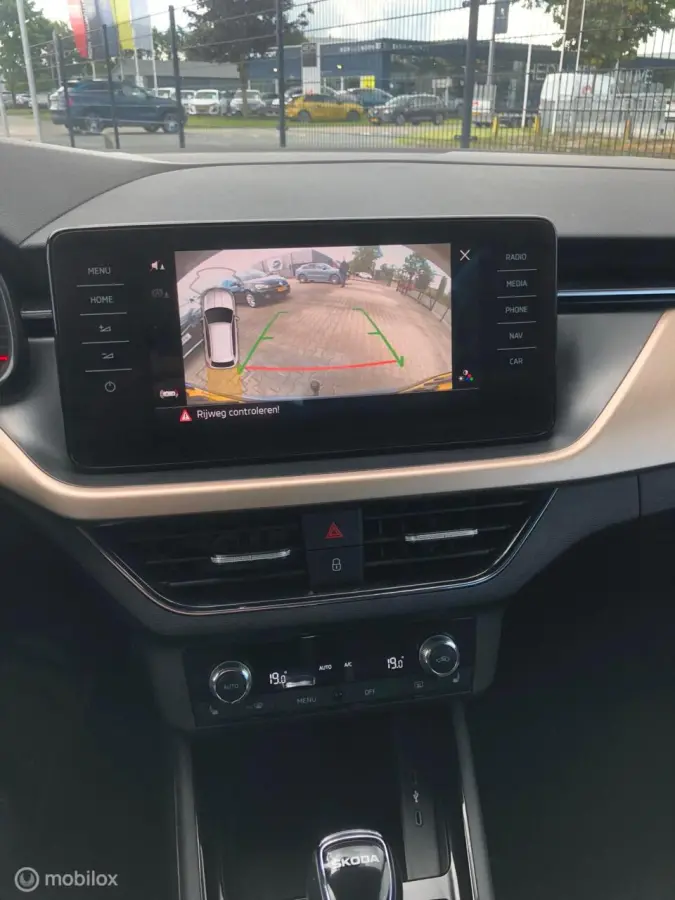 1.0 TSI DYNAMIC 110.PK DSG.7 NAVI APPLE CAR