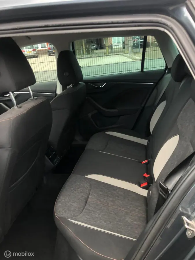 1.0 TSI DYNAMIC 110.PK DSG.7 NAVI APPLE CAR
