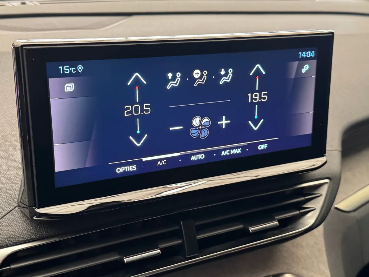 1.2 PureTech GT Camera | Adaptieve Cruise | Parkeersensoren | Digitaal Dashboard | Leder/Stof | 18" Lichtmetaal | LED | Achteruitrijcamera | Airco (automatisch) | Apple Carplay/Android Auto|