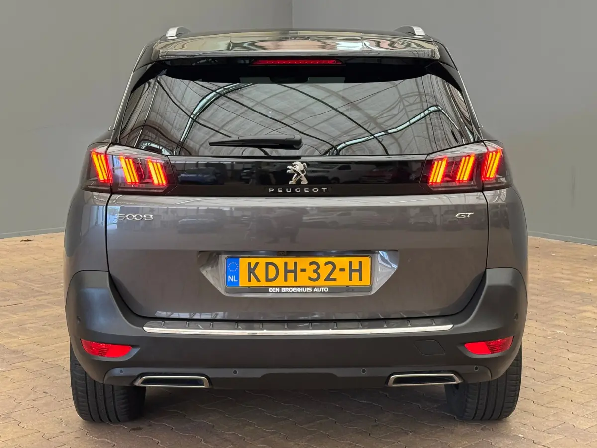 1.2 PureTech GT Camera | Adaptieve Cruise | Parkeersensoren | Digitaal Dashboard | Leder/Stof | 18" Lichtmetaal | LED | Achteruitrijcamera | Airco (automatisch) | Apple Carplay/Android Auto|