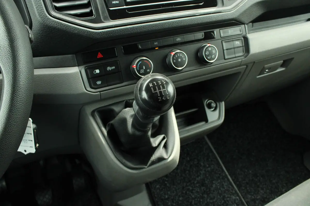 35 2.0 TDI 140pk L4H3 Highline EURO 6 | Achteruitrijcamera | Cruise Control | Imperiaal | Side Assist | Trekhaak