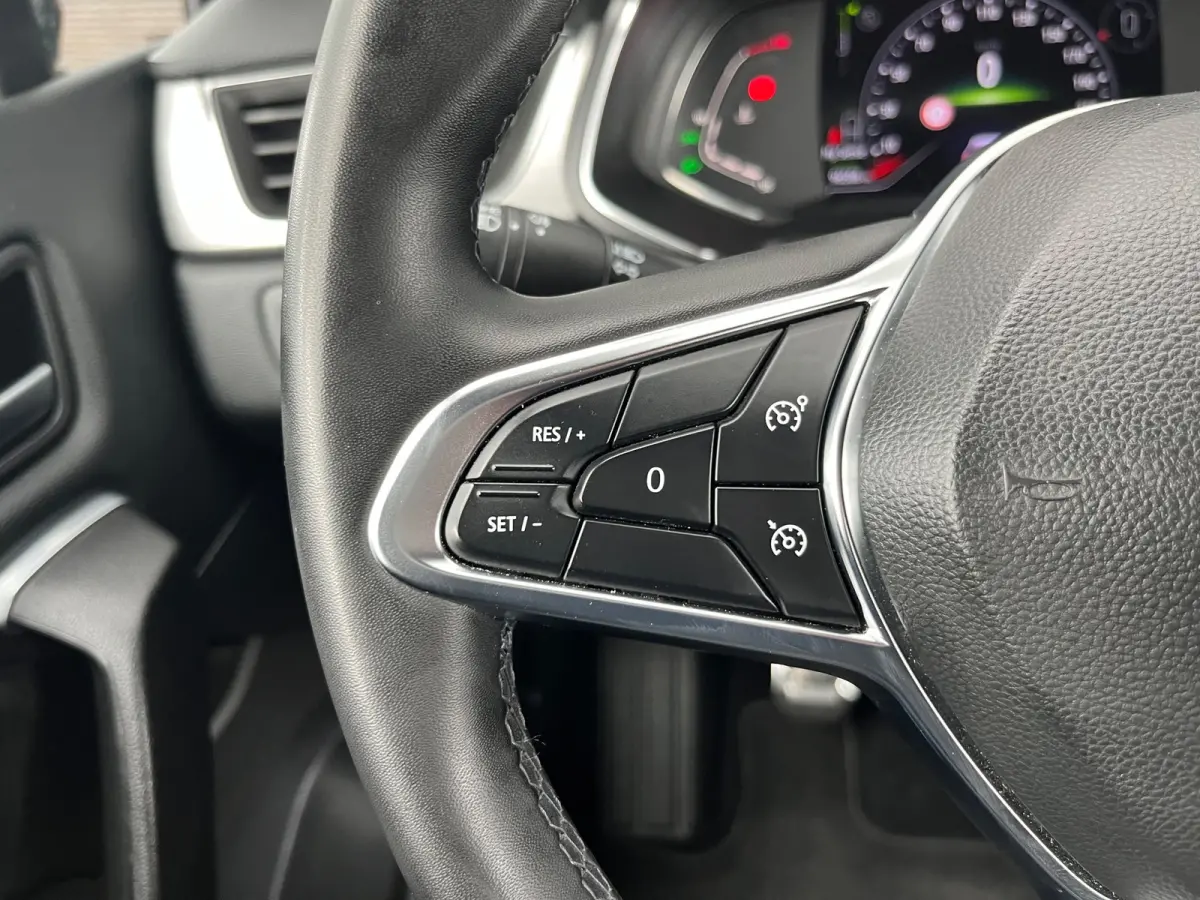 1.0 TCe 100 Bi-Fuel Intens NL.Auto/Camera/Navigatie/CarPlay/Two-Tone/Dealer Onderhouden