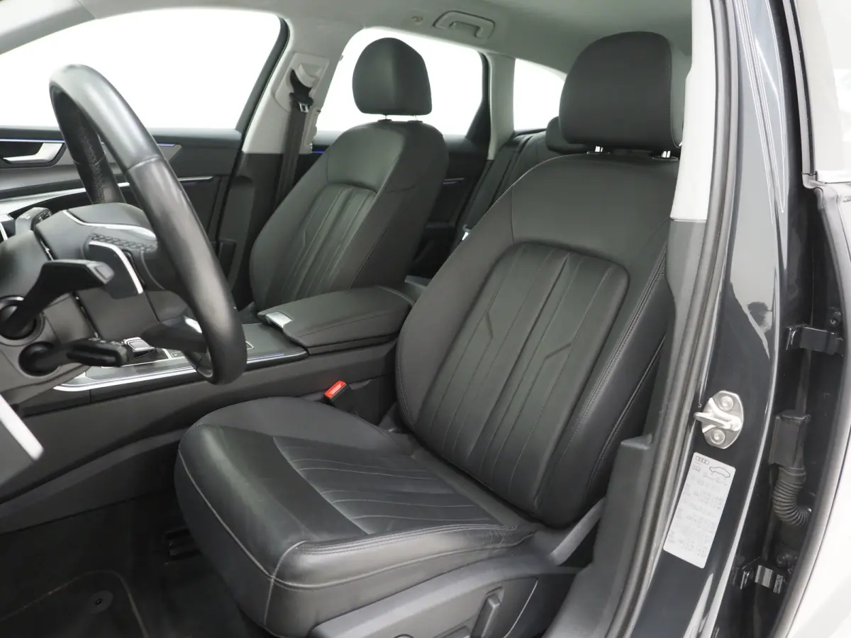 50 TFSI e quattro | Leder | Trekhaak | 360 | Sfeerlicht | Memory | Keyless | Adaptive Cruise | Carplay