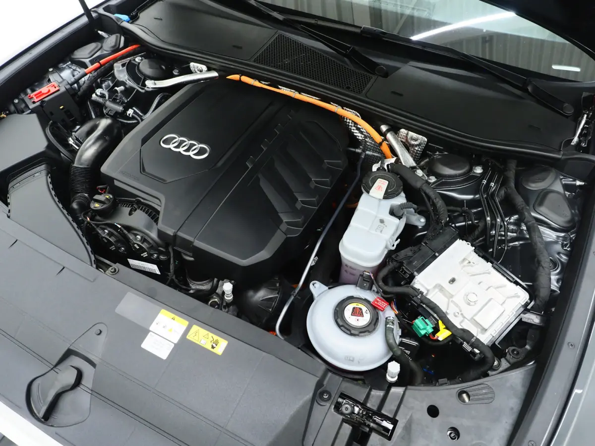 50 TFSI e quattro | Leder | Trekhaak | 360 | Sfeerlicht | Memory | Keyless | Adaptive Cruise | Carplay