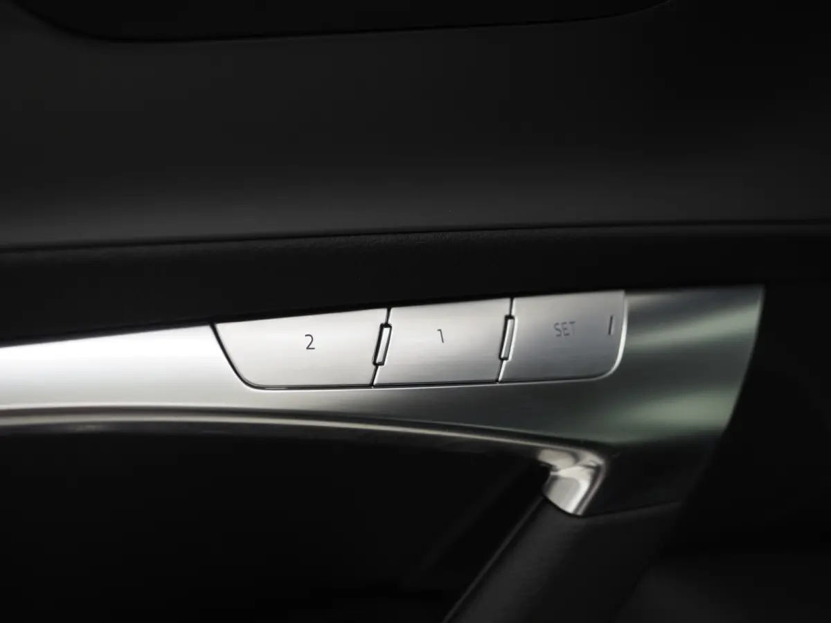 50 TFSI e quattro | Leder | Trekhaak | 360 | Sfeerlicht | Memory | Keyless | Adaptive Cruise | Carplay