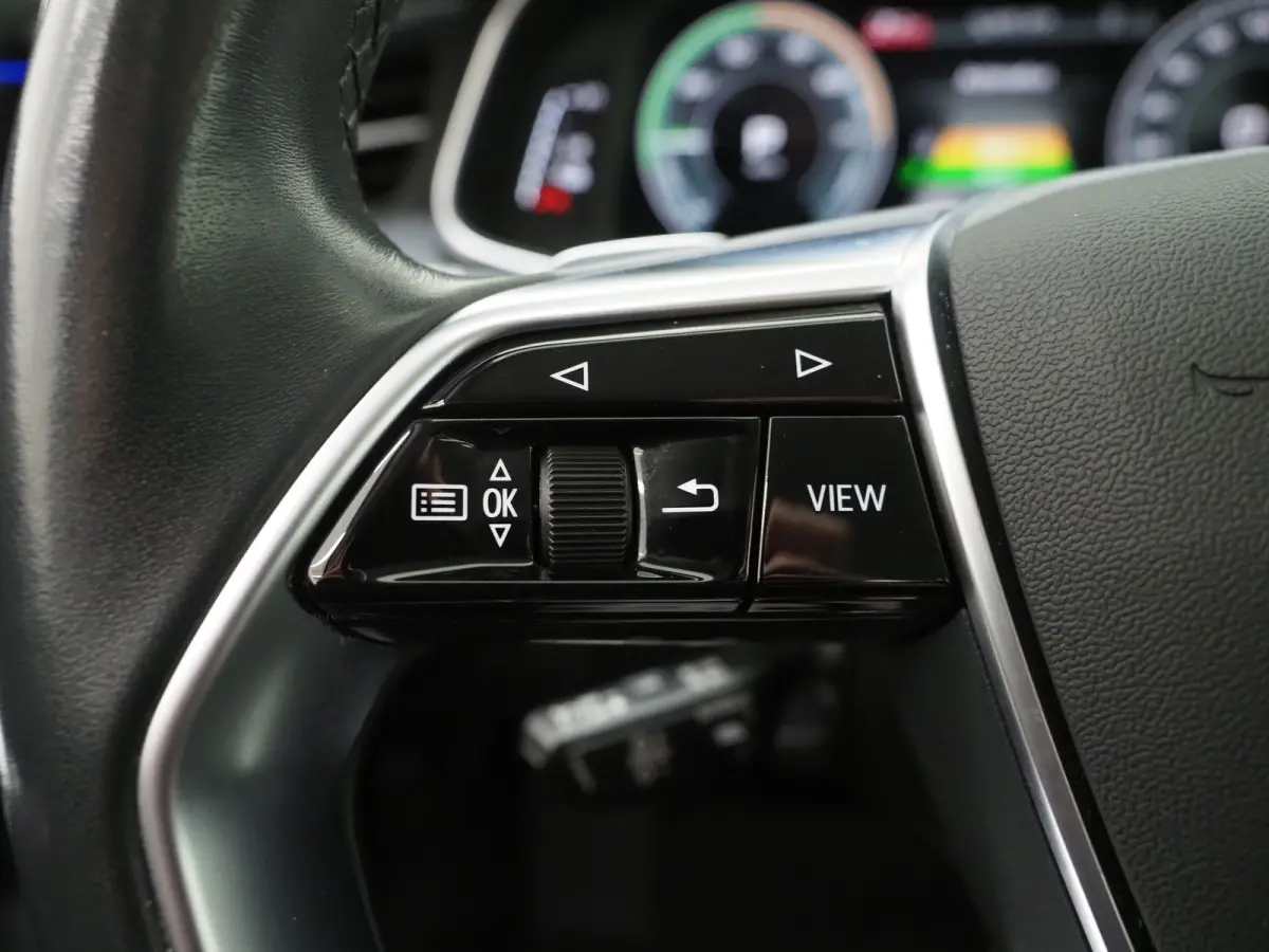 50 TFSI e quattro | Leder | Trekhaak | 360 | Sfeerlicht | Memory | Keyless | Adaptive Cruise | Carplay