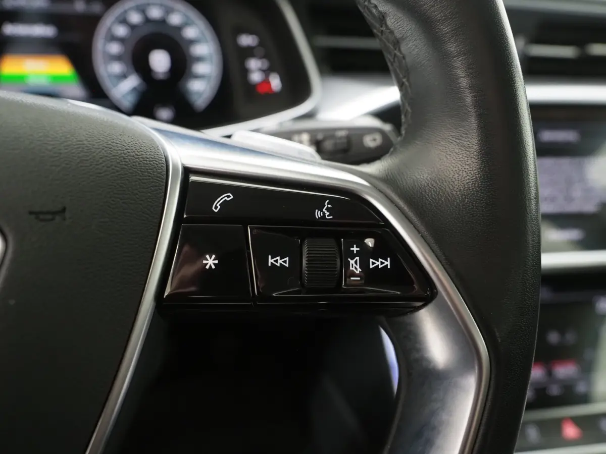 50 TFSI e quattro | Leder | Trekhaak | 360 | Sfeerlicht | Memory | Keyless | Adaptive Cruise | Carplay