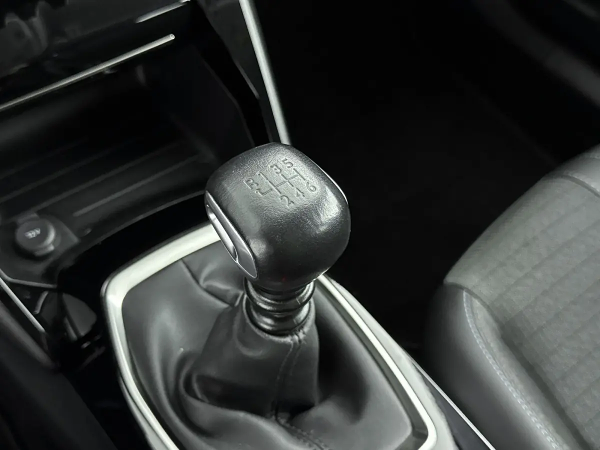SUV 130pk Allure | Stoelverwarming | Camera | Navigatie | Volledig Digitaal Instrumentenpaneel | Parkeerhulp