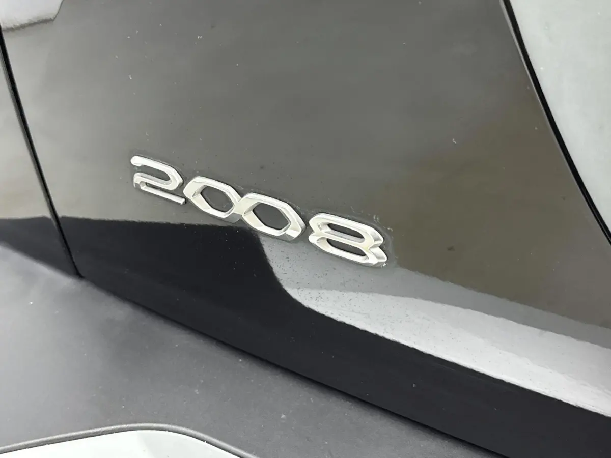 SUV 130pk Allure | Stoelverwarming | Camera | Navigatie | Volledig Digitaal Instrumentenpaneel | Parkeerhulp