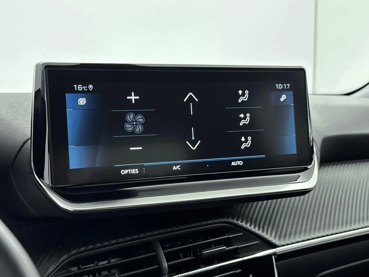 SUV 130pk Allure | Stoelverwarming | Camera | Navigatie | Volledig Digitaal Instrumentenpaneel | Parkeerhulp