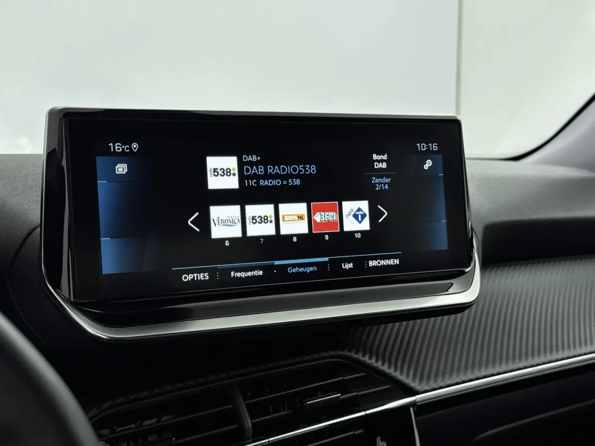 SUV 130pk Allure | Stoelverwarming | Camera | Navigatie | Volledig Digitaal Instrumentenpaneel | Parkeerhulp