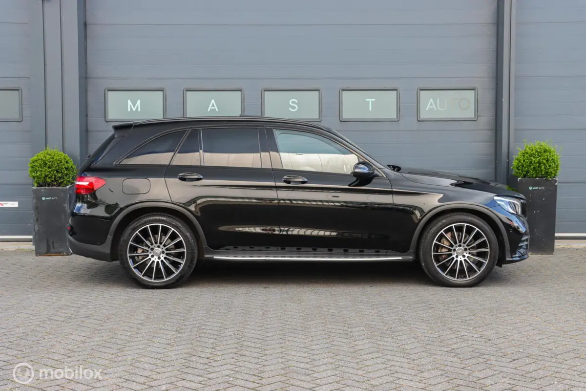 220 d 4MATIC|AMG|PANO|Night pakket|Keyless|LED