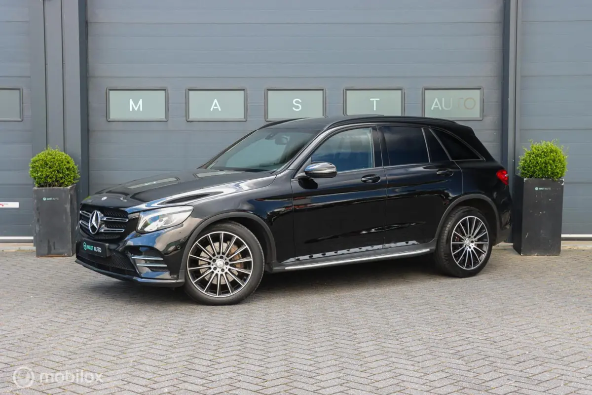 220 d 4MATIC|AMG|PANO|Night pakket|Keyless|LED
