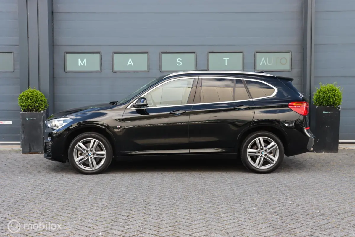 sDrive20i High Executive|M-Sport|HEAD-UP|LED|PANO|NAP