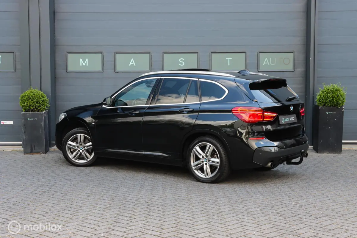 sDrive20i High Executive|M-Sport|HEAD-UP|LED|PANO|NAP