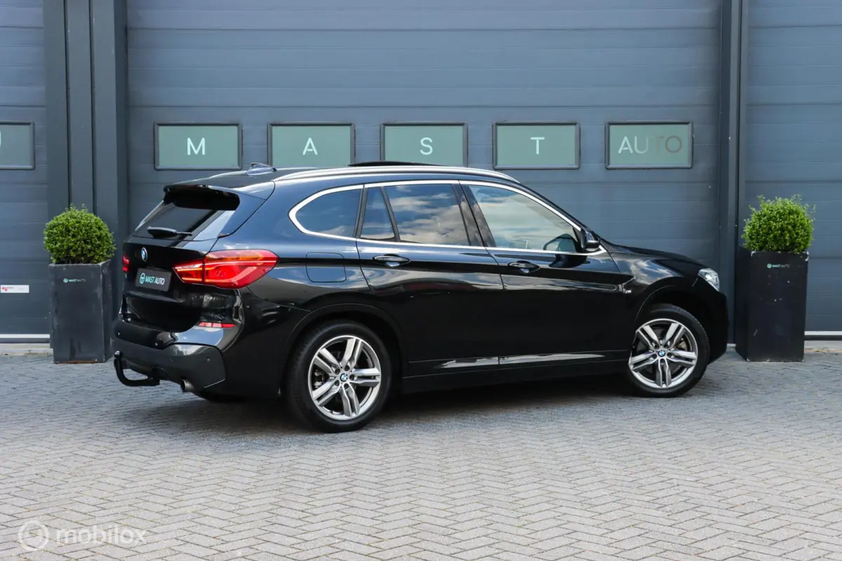 sDrive20i High Executive|M-Sport|HEAD-UP|LED|PANO|NAP
