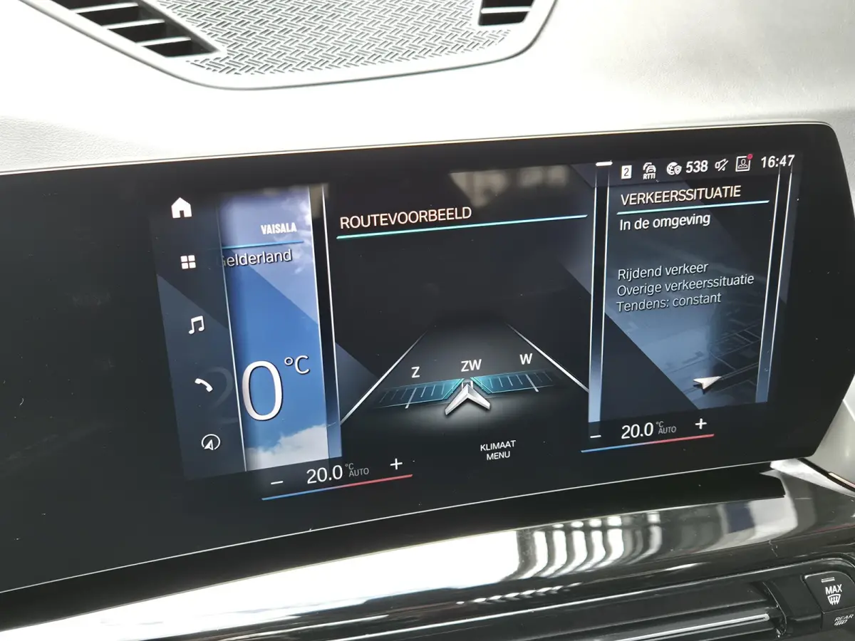 xDrive25e | SOH 95,71% | Panoramadak | Leder | Navigatie | PDC + camera | Stoelverwarming | LM Velgen |