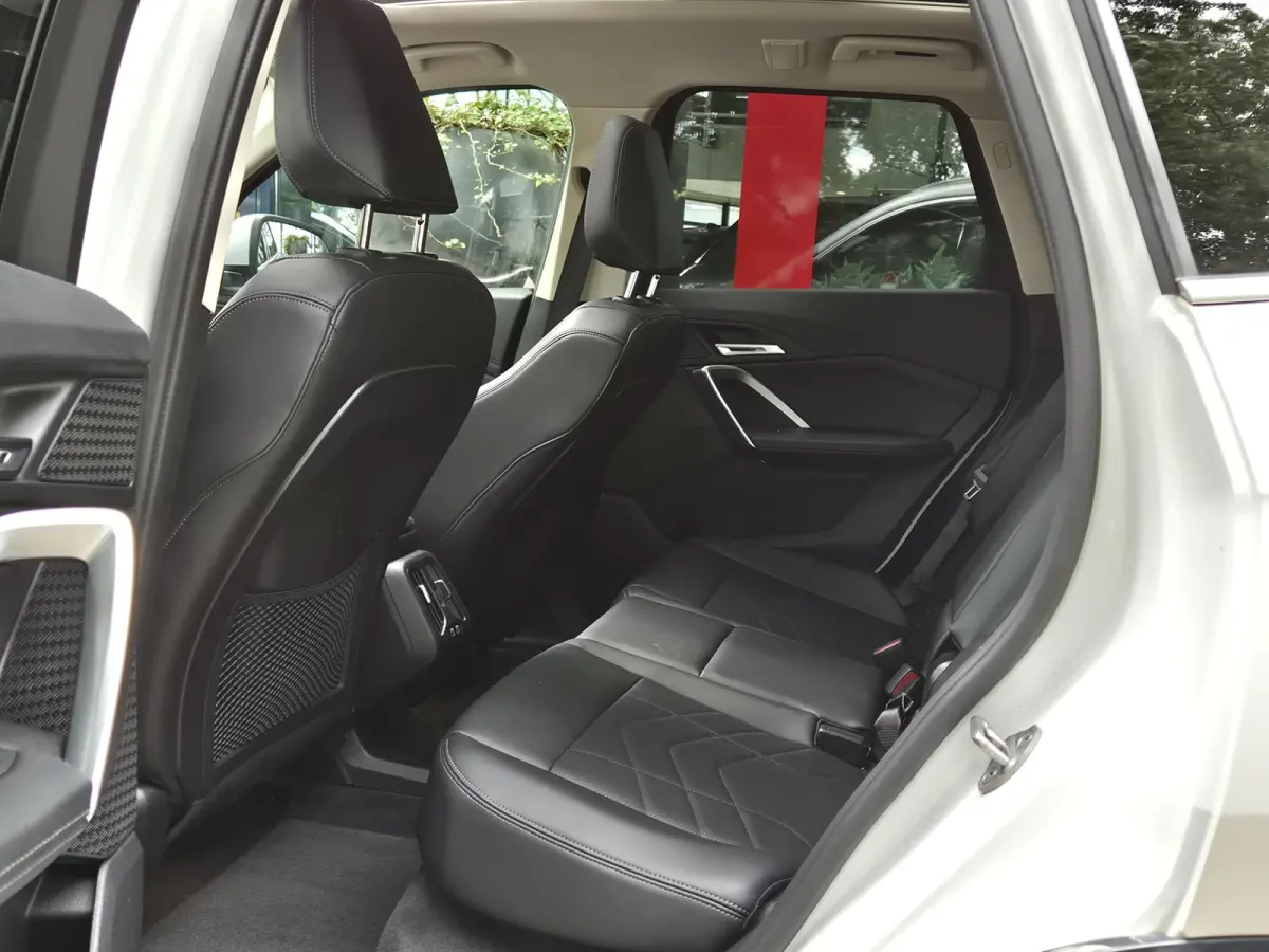 xDrive25e | SOH 95,71% | Panoramadak | Leder | Navigatie | PDC + camera | Stoelverwarming | LM Velgen |