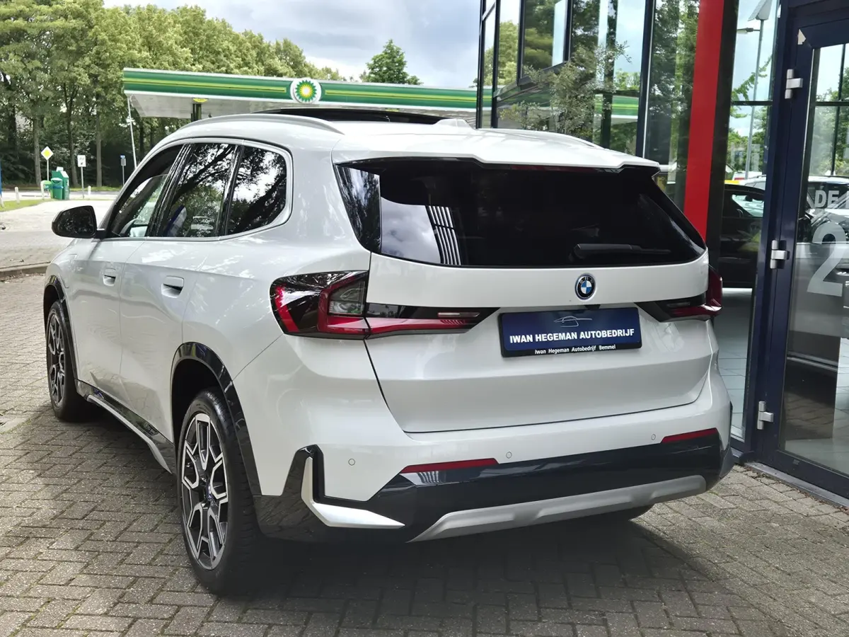 xDrive25e | SOH 95,71% | Panoramadak | Leder | Navigatie | PDC + camera | Stoelverwarming | LM Velgen |