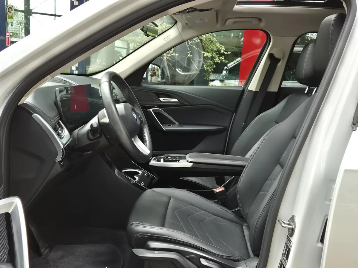 xDrive25e | SOH 95,71% | Panoramadak | Leder | Navigatie | PDC + camera | Stoelverwarming | LM Velgen |