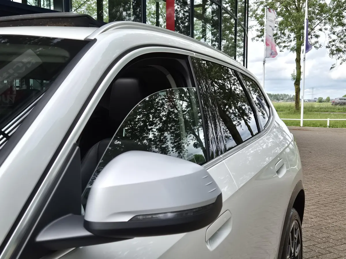 xDrive25e | SOH 95,71% | Panoramadak | Leder | Navigatie | PDC + camera | Stoelverwarming | LM Velgen |