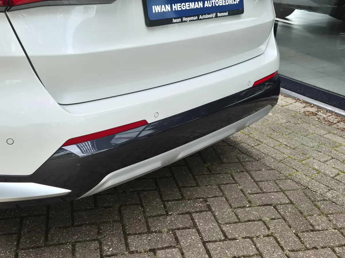 xDrive25e | SOH 95,71% | Panoramadak | Leder | Navigatie | PDC + camera | Stoelverwarming | LM Velgen |