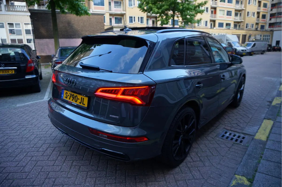 2.0 TFSI Quattro Sport S-Line | Luchtvering | Pano | HUD | B&O | Sfeer | Apple | Adaptive | 21inch | Designo Lederen interieur | Standkachel