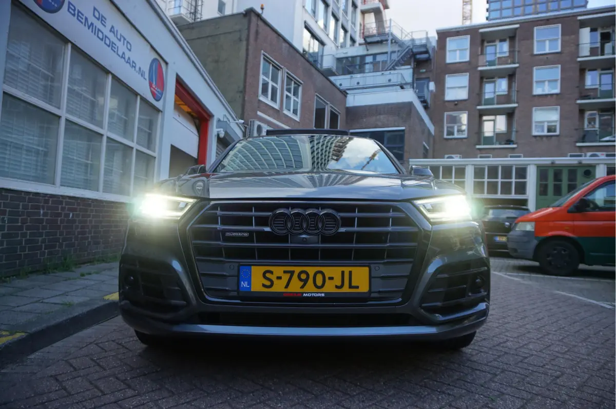 2.0 TFSI Quattro Sport S-Line | Luchtvering | Pano | HUD | B&O | Sfeer | Apple | Adaptive | 21inch | Designo Lederen interieur | Standkachel