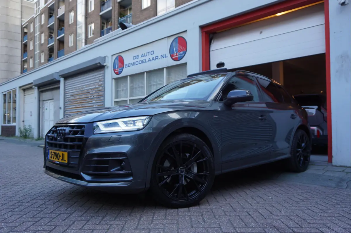 2.0 TFSI Quattro Sport S-Line | Luchtvering | Pano | HUD | B&O | Sfeer | Apple | Adaptive | 21inch | Designo Lederen interieur | Standkachel