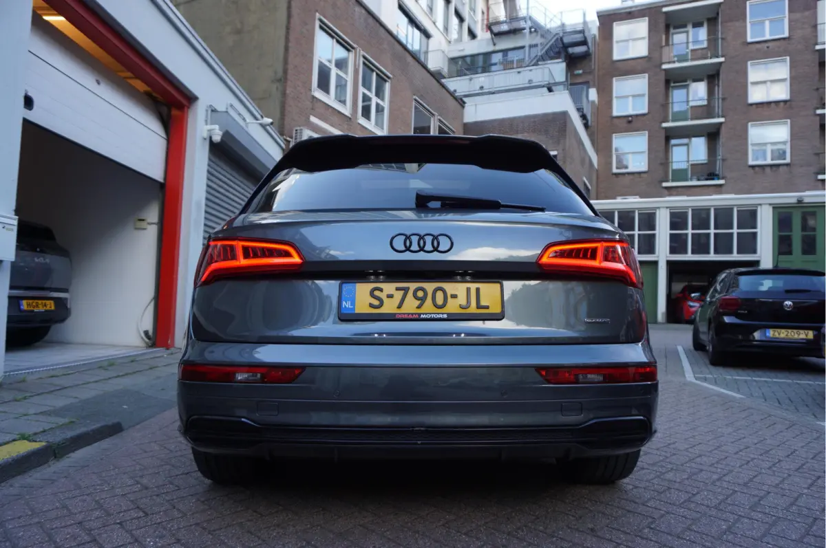 2.0 TFSI Quattro Sport S-Line | Luchtvering | Pano | HUD | B&O | Sfeer | Apple | Adaptive | 21inch | Designo Lederen interieur | Standkachel