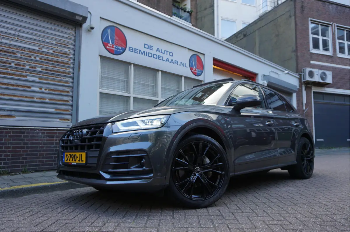2.0 TFSI Quattro Sport S-Line | Luchtvering | Pano | HUD | B&O | Sfeer | Apple | Adaptive | 21inch | Designo Lederen interieur | Standkachel