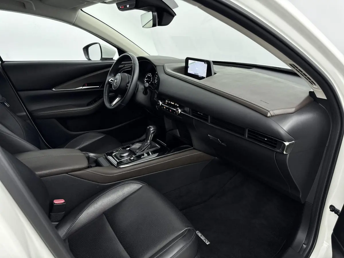 180pk Hybrid Automaat Luxury | 1ste eigenaar | LEER | Camera | Dodehoekdetectie | Stuur/stoelverwarming |