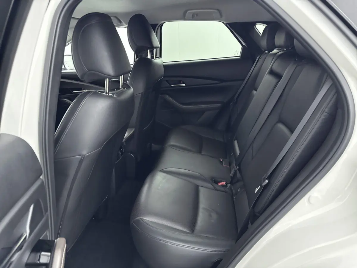 180pk Hybrid Automaat Luxury | 1ste eigenaar | LEER | Camera | Dodehoekdetectie | Stuur/stoelverwarming |